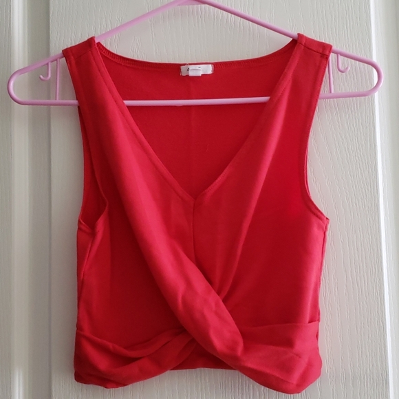 Cropped Twisted Tank Top - Picture 1 of 2